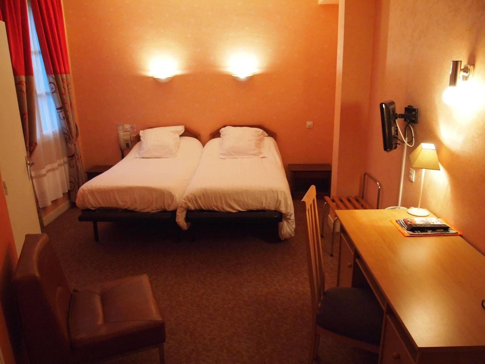 Hotel Le Petit Billot Vitre  Ngoại thất bức ảnh